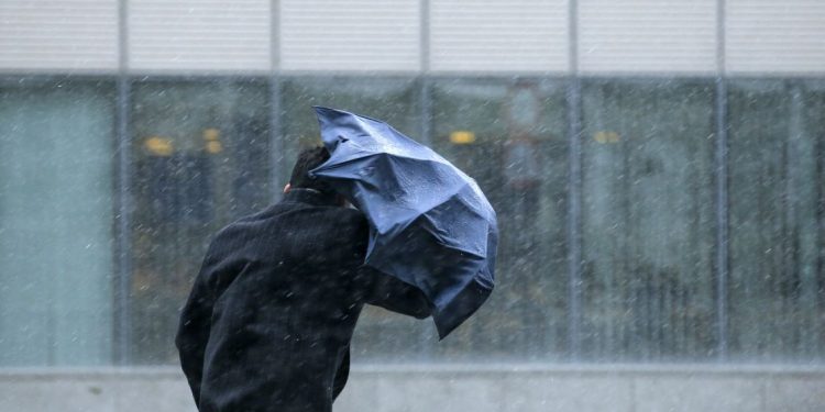 Žuto upozorenje izdato za više područja u BiH: Oprez zbog vjetra i padavina
