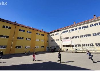 Dvije škole pod jednim krovom: U Stocu za Hrvate postavljena fasada, za Bošnjake se čeka