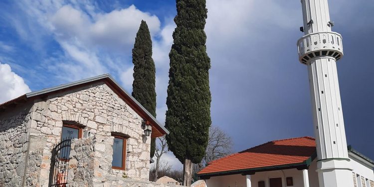 Stolac – Džamija Ošanjići