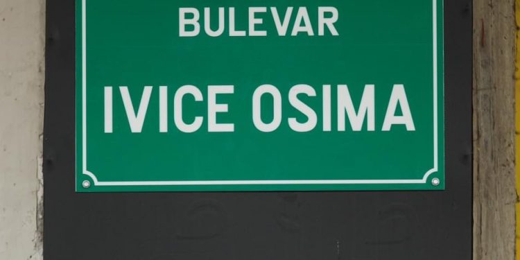 Svečano otkrivena ploča s novim nazivom ulice Bulevar Ivice Osima