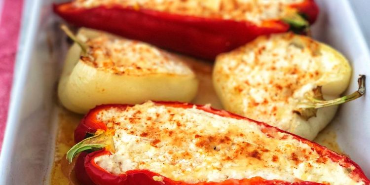 Omiljeno povrće mnogih: Isprobajte recept za zapečene paprike sa sirom