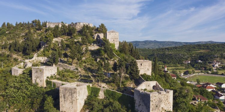 Još jedan vreo dan pred nama: Objavljena prognoza do subote – evo kad stižu kiša i grmljavina