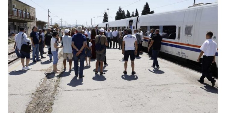 Koliko su Željeznice Federacije BiH prevezle putnika, a koliko tereta