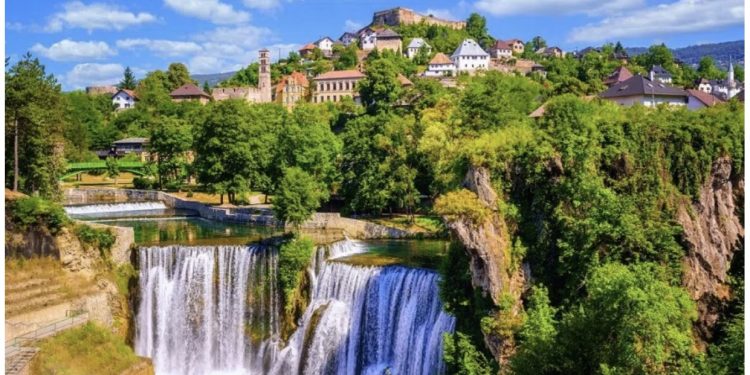 Trodnevna manifestacija Dani AVNOJ-a u Jajcu počinje 25. novembra