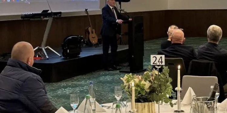 Dijaspora na velikom skupu u Stuttgartu najavila investicije u BiH, obratio im se Komšić