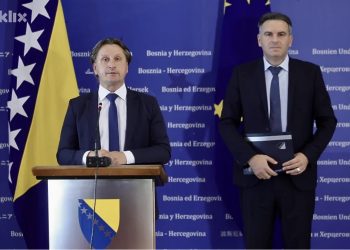 Zastupnici Smajić i Emrić: BiH izgubila kontrolu nad svojim zračnim prostorom, a nadležni šute