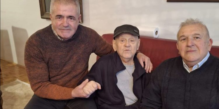 Abdulah Sidran i dalje lošeg zdravlja, posjetili ga Ahmet Sejdić i Atif Dudaković: Sa mojim herojima