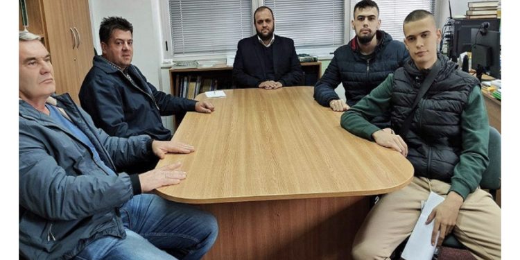 MIZ Mostar: Uručena sredstva prikupljena za liječenje Adnana Šemića