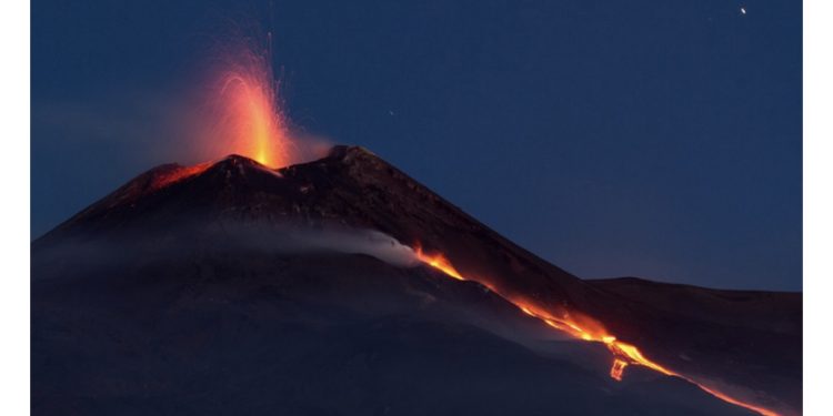 Vulkan Etna eruptirao tokom noći