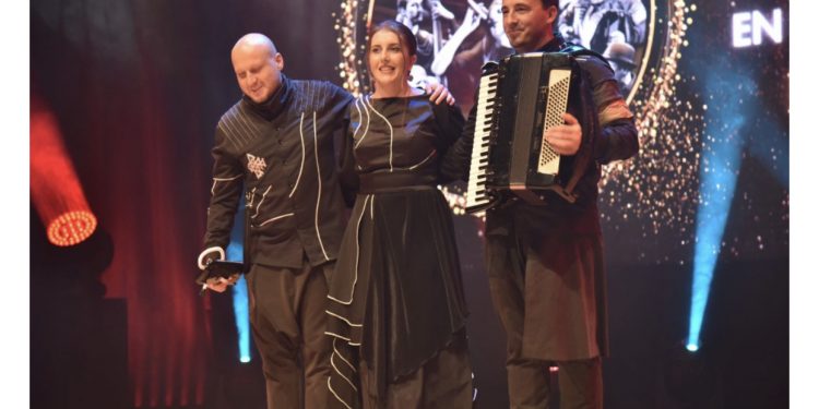 Divanhana nagrađena i u Turskoj: Osvojili priznanje u kategoriji “Najbolji umjetnici BiH”