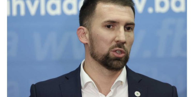 Delić: Penzionerima 364 KM, ostalim kategorijama 579 KM pomoći EU