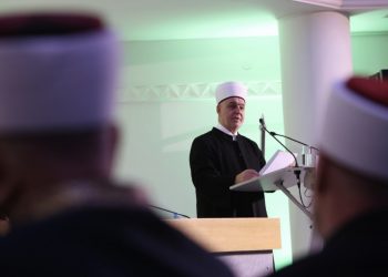 Reis Kavazović: Narod koji je preživio genocid ne bi smio dozvoliti da drugi odlučuju o njegovoj sigurnosti