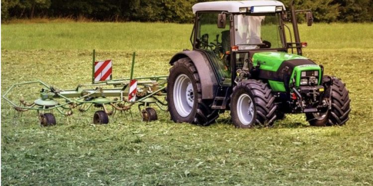 Javni poziv za dodjelu poljoprivrednih mašina i priključaka; plastenika i staklenika; građevinskog materijala za stajske objekte