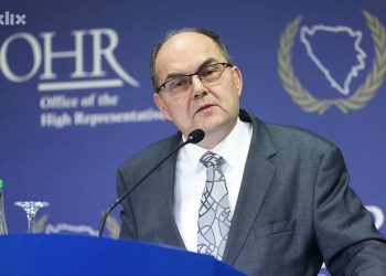 Schmidt dao kratak rok političarima za izmjenu Izbornog zakona: “Inače, ima čovjek koji će to uraditi”