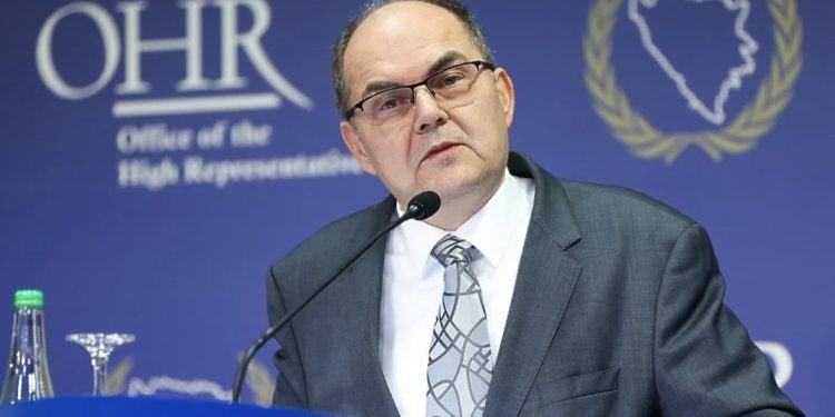 Schmidt dao kratak rok političarima za izmjenu Izbornog zakona: “Inače, ima čovjek koji će to uraditi”