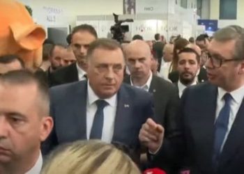 Udruga žrtava i Pokret majki Srebrenice i Žepe traže istragu protiv Vučića i Dodika zbog negiranja genocida i uvreda