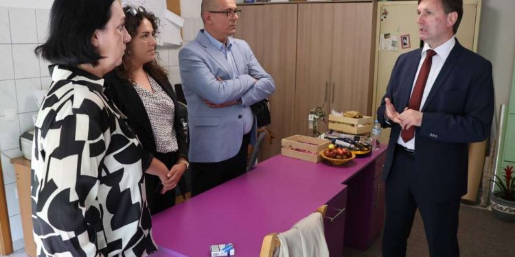 Federalni ministar Hrnjić (NIP) ponovo ignoriše bošnjačke vijećnike u Stocu