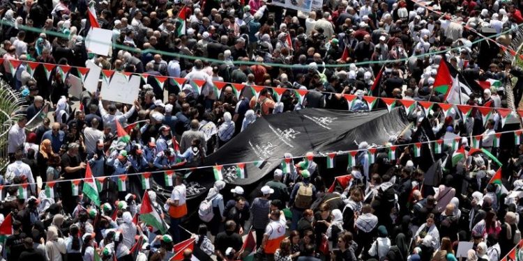 Palestinci šetnjom na okupiranoj Zapadnoj obali obilježili 76. godišnjicu Nakbe