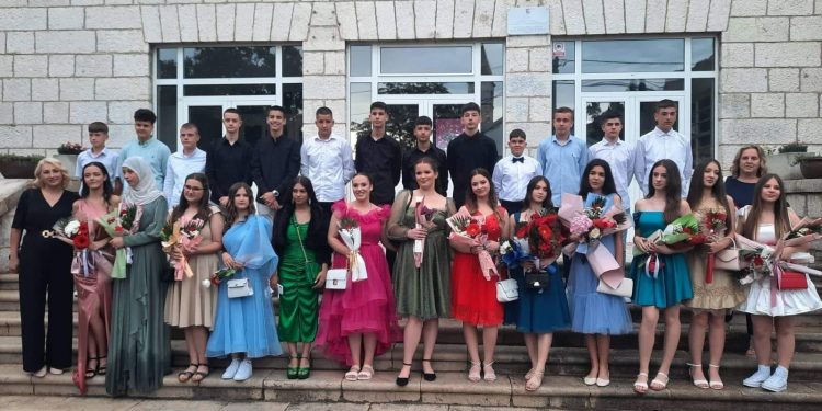 Prva osnovna škola Stolac- Ispraćaj generacije IX razreda