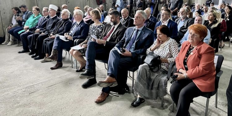 Otvoren depo za čuvanje ličnih predmeta žrtava genocida: Poslate emotivne poruke