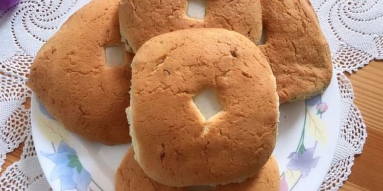 Volite li gurabije?Danas donosimo recept za gurabije, tradicionalnu bosansko-hercegovačku poslasticu