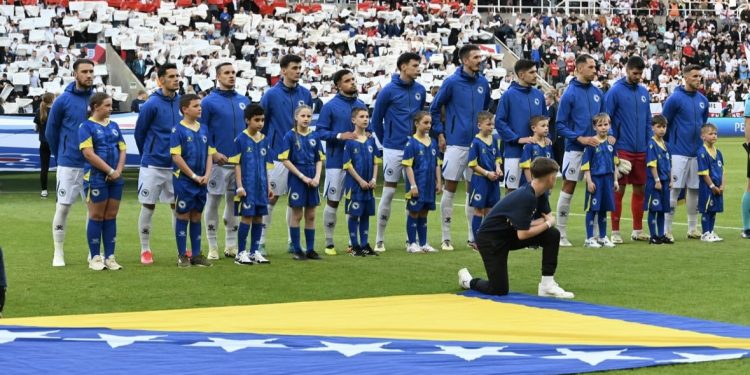 Zmajevi poraženi od Engleske na debiju selektora Barbareza