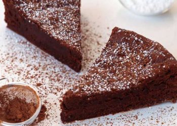 Počastite se danas: Recept za brzu čokoladnu tortu koja je gotova za pola sata