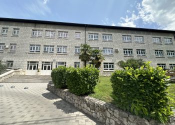 U srijedu podjela učeničkih knjižica i svjedodžbi u Prvoj osnovnoj školi Stolac