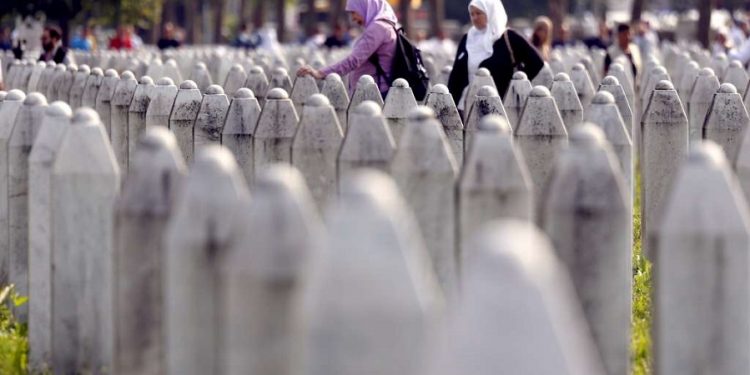 Tabuti sa srebreničkim žrtvama spremni za kolektivnu dženazu