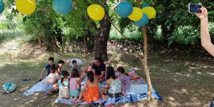 Fondacija Elmira Sefo uspješno realizovala projekt “Likovna radionica u prirodi- Ljeto 2024.”