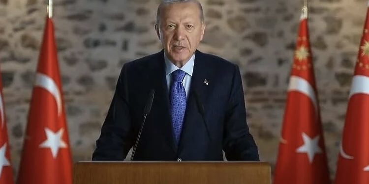 Erdogan citirao Aliju Izetbegovića i izrazio žaljenje zbog negiranja genocida u Srebrenici