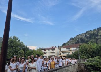 STOLAC NE ZABORAVLJA SREBRENICU