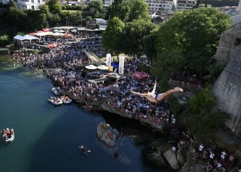 Briljantni Vedad Dedić i Emel Tiro pobijedili na 458. skokovima sa Starog mosta