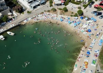Neum u jeku sezone: Kapaciteti u jedinom bh. gradu na moru popunjeni