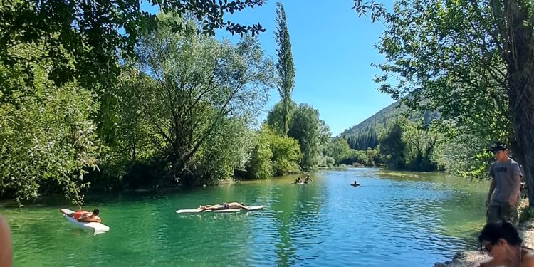 Sunčano i vruće u BiH, na snazi crveni meteoalarm