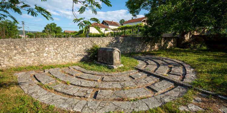 STOLAC: GROBNICA MOSHE DANONA