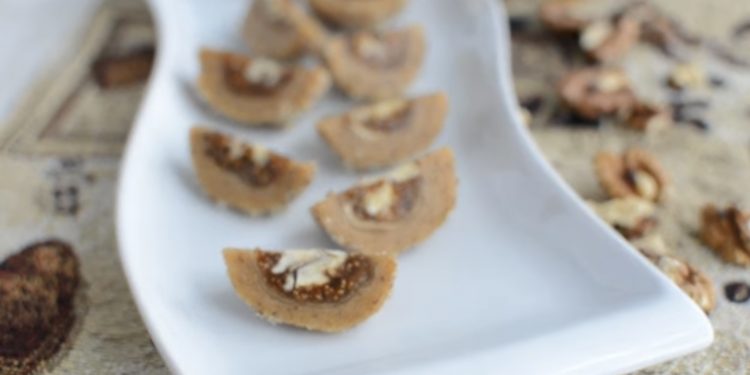 Preukusan kolač od suhih smokava, jednostavan za napraviti