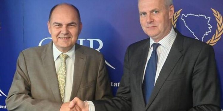Schmidt sa delegacijom NATO-a u Sarajevu