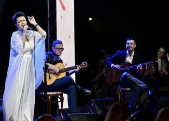 Amira Medunjanin održala koncert u Sarajevu, tokom ezana prekinula nastup