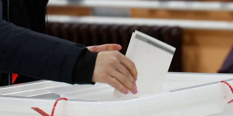 Dostavljena 8.304 listića za glasanje putem pošte u 34 države