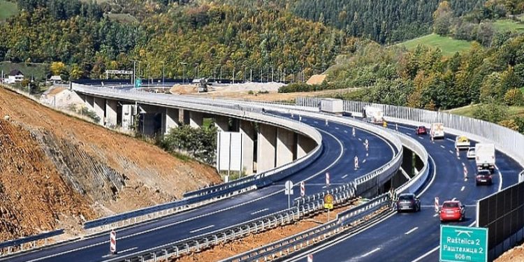 Pojačan saobraćaj vozila na izlazu iz Bosne i Hercegovine
