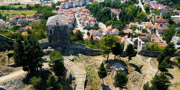 Narednih dana sunčano uz umjerenu oblačnost, dnevna temperatura od 18 do 27 stepeni