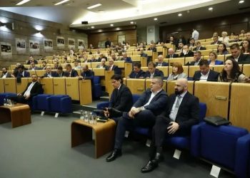 Danas vanredna sjednica Federalnog parlamenta: Trojka i HDZ mijenjaju zakone da omoguće Čoviću preuzimanje FUP-a