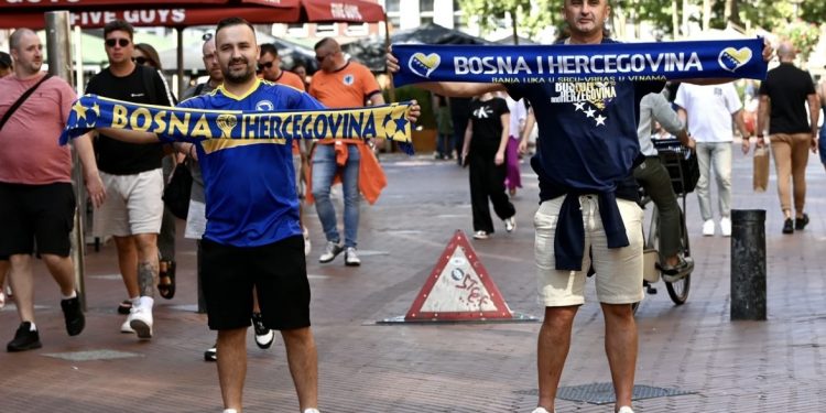 Navijači BiH preplavili ulice Eindhovena, čeka nas spektakularna nogometna atmosfera