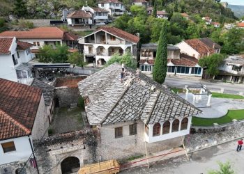 Započela rekonstrukcija krova Šarića kuće u Stocu