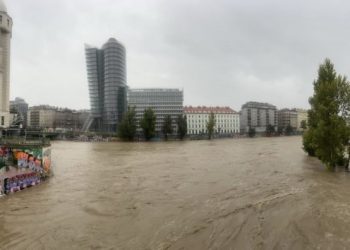 DRAMATIČNO U AUSTRIJI Sirene u Beču i Donjoj Austriji, poplavljene kuće, građani se evakuiraju