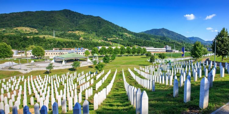Mladi u Švicarskoj i Francuskoj o genocidu u Srebrenici uče zahvaljujući Komisiji za bijele trake