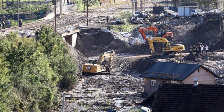 Poziv iz Jablanice: “Potrebno minimalno 30 ljudi za kopanje mezara”