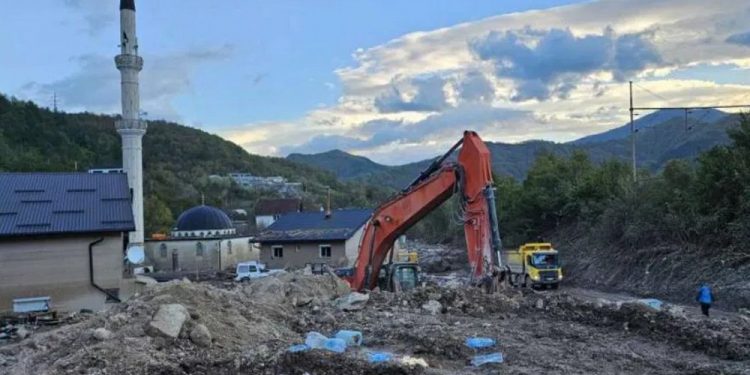 OCCZ HNK-a: Na području Jablanice nastavljeni radovi na raščišćavanju putnih komunikacija