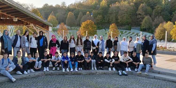Učenici i nastavnici Prve osnovne škole Stolac posjetili Srebrenicu